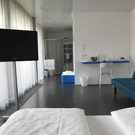 Hotel Chromotel Self Check-in 3*