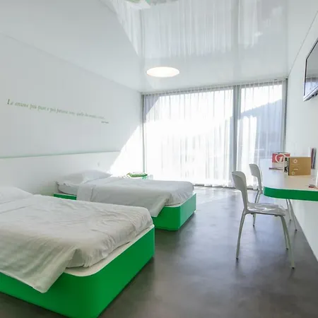 Hotel Chromotel Self Check-in 3*