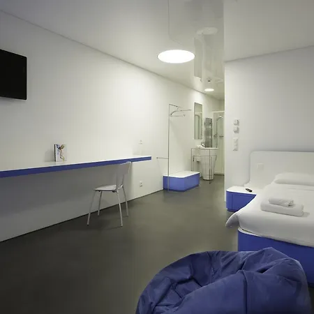 Hotel Chromotel Self Check-in 3*