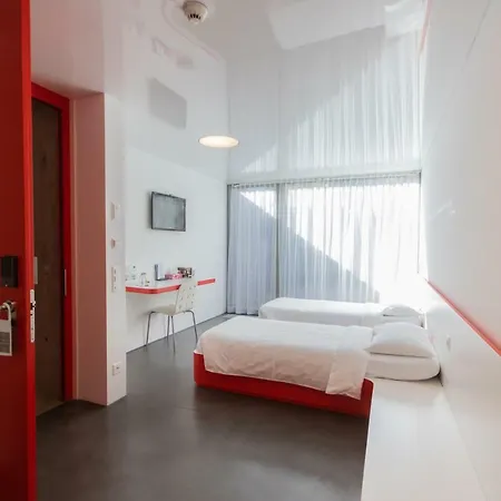 Chromotel Self Check-in Hotel 3*